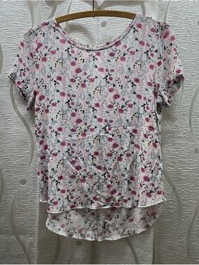 Orb Floral Blouse Womens XS White Pink Excellent High-Low Keyhole Back Rayon Top
